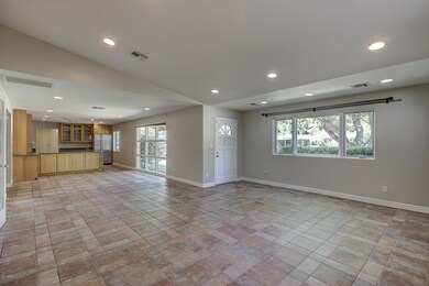 501 W 14th St-10