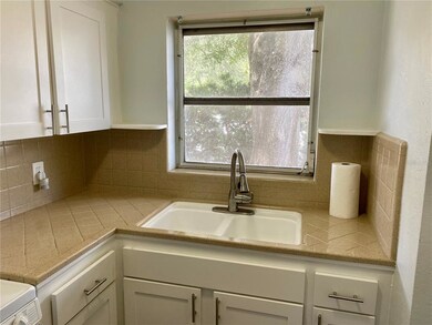 1505 13th Ave N, Saint Petersburg, FL 33705 - photo 2