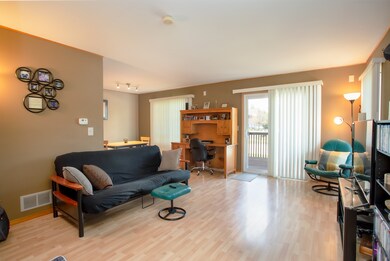 100 Village Creek Dr unit 17A, Lake In the Hills, IL 60156 - photo 6