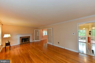 2619 Woodley Place, Falls Church, VA 22046 - photo 4