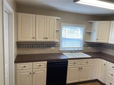 34 Troy Ave, Warwick, RI 02889 - photo 6