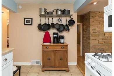 4032 E 32nd St, Des Moines, IA 50317 - photo 5