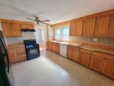 10 Russell Rd unit 2, Winchester, MA 01890 - photo 6