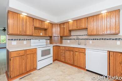 3_Kitchen-Dining Area-6