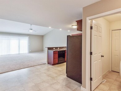 3605 Banar Dr SW unit C, Cedar Rapids, IA 52404 - photo 2