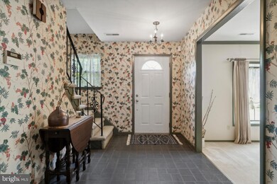 402 Robin Cir, Langhorne, PA 19047 - photo 4