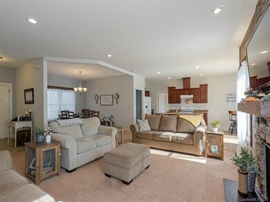 177 Hidden Knoll Dr, Hendersonville, NC 28792 - photo 7