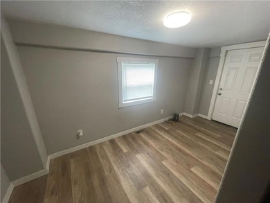 211 E Adams St, Pittsburg, KS 66762 - photo 3