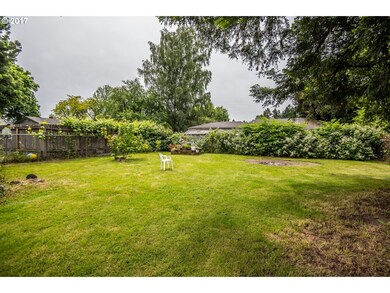 1554 E 2nd St, Newberg, OR 97132 - photo 3