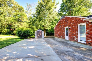 8419 Roseborough Rd, Louisville, KY 40228 - photo 3