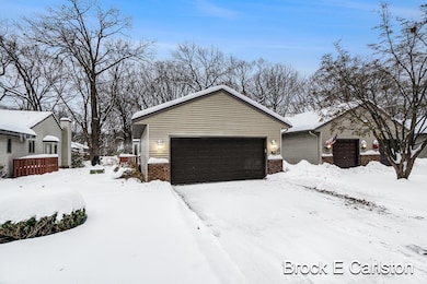 1231 Creekview Dr, Muskegon, MI 49441 - photo 4