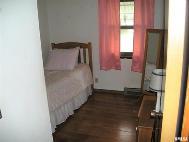 2702 W 71st St, Davenport, IA 52806 - photo 5