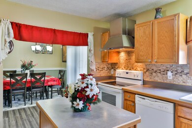 7 - Kitchen