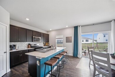 10240 Powell Ave, Johnston, IA 50131 - photo 5