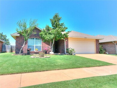 21899 Homesteaders Place, Edmond, OK 73012 - photo 3