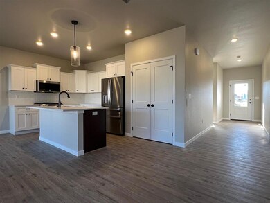 821 Prairie View Dr, West Branch, IA 52358 - photo 2