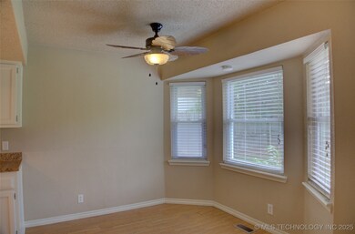 Dining room opens to  kitchen
