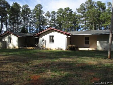 2323 Johnstown Rd Back