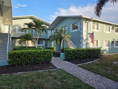 8135 Country Rd unit 206, Fort Myers, FL 33919 - photo 2