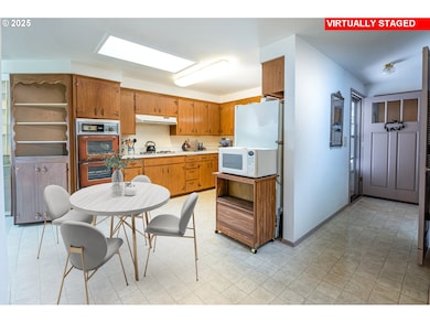 1370 Corum Ave, Eugene, OR 97401 - photo 4