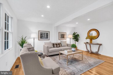 2040 Brooks Square Place, Falls Church, VA 22043 - photo 5