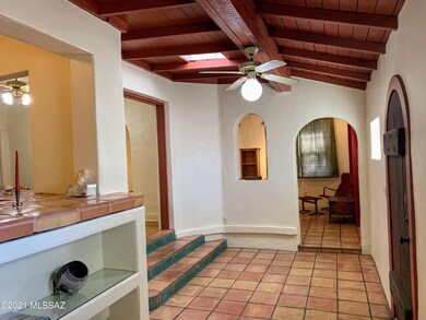 Entry / Living