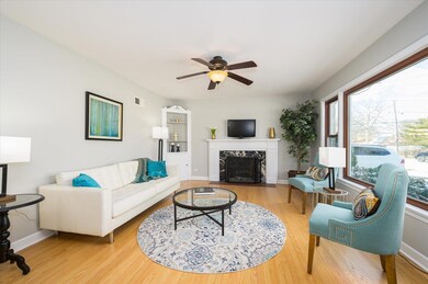 414 E Niagara Ave, Elmhurst, IL 60126 - photo 3