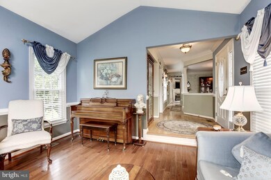 6111 Flemish Blue Ct, Sykesville, MD 21784 - photo 4