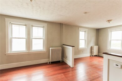 9 Earl Ave unit 1, Newport, RI 02840 - photo 7