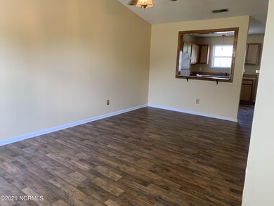 111 Creekview Dr, Jacksonville, NC 28540 - photo 7