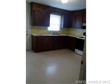 221 N Kelly St unit 1, Statesville, NC 28677 - photo 4
