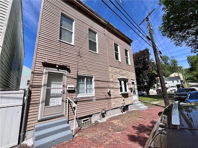2403 Sorrell Street - left side