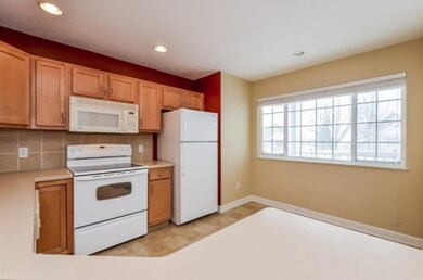 011-Kitchen-1379886-mls