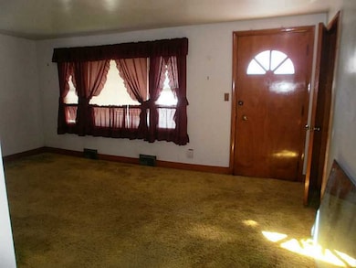 76 Jenckes St, Woonsocket, RI 02895 - photo 3