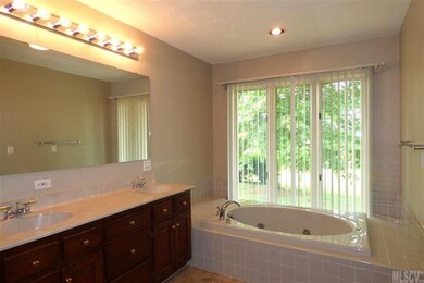 4297 Lee Cline Rd, Conover, NC 28613 - photo 4