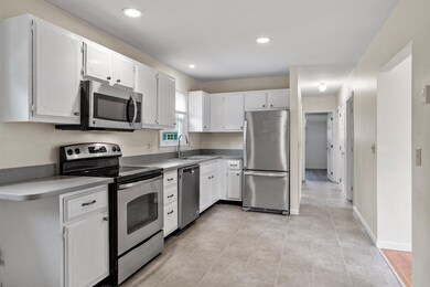 17 Fairview Ave, Pembroke, NH 03275 - photo 5