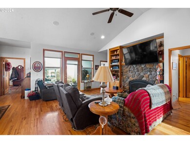 9847 S Kraxberger Rd, Canby, OR 97013 - photo 5