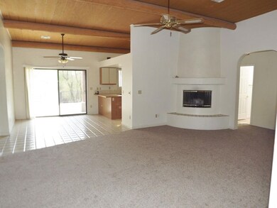 Living room/dining room overview