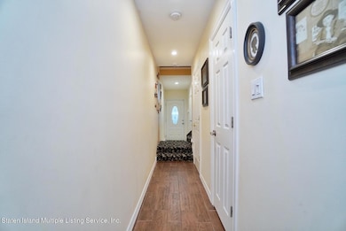 (3) ENTRY FOYER HALLWAY