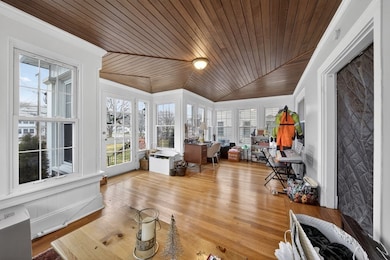 1684 Northampton St, Holyoke, MA 01040 - photo 5