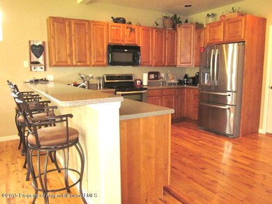 Kitchen with breakfast bar
