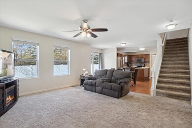 08-8114-Cypress-Cir-WindowStill-18