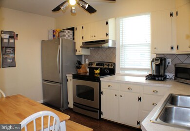 6226 Walnut Ave, Sykesville, MD 21784 - photo 3