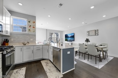 17 Veterans Way, Morris Plains, NJ 07950 - photo 5