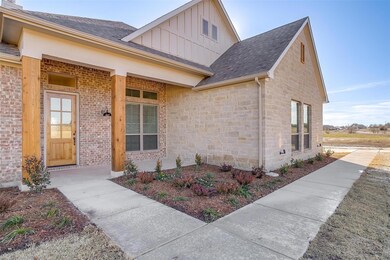 1024 Gatlin Cir, Springtown, TX 76082 - photo 3