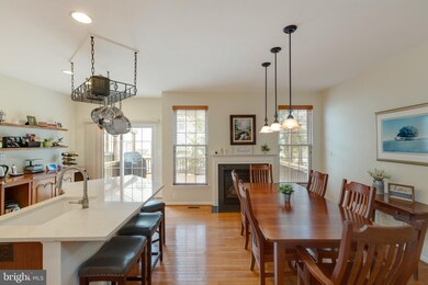 25820 Kirkwood Square, Chantilly, VA 20152 - photo 7