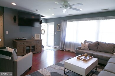 34 Crystal Rd, Levittown, PA 19057 - photo 4