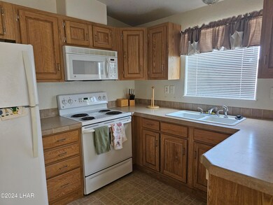 678 W Desert Dr, Quartzsite, AZ 85346 - photo 6