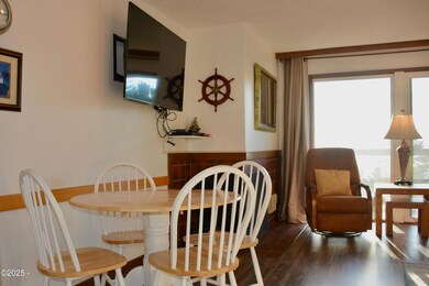 Living/dining room