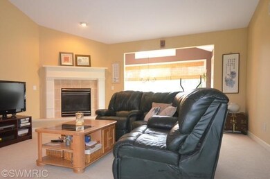 362 Round Hill Rd unit 3, Kalamazoo, MI 49009 - photo 3